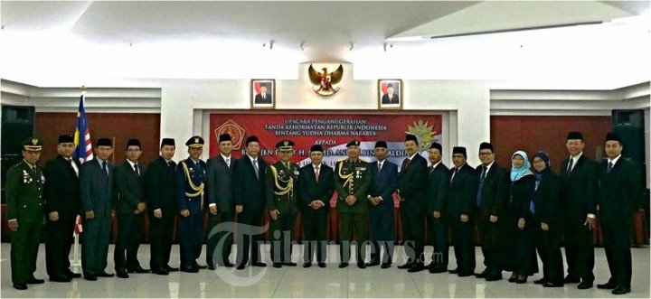 Jenderal Malaysia Mendapat Bintang Yudha Dharma Nararya