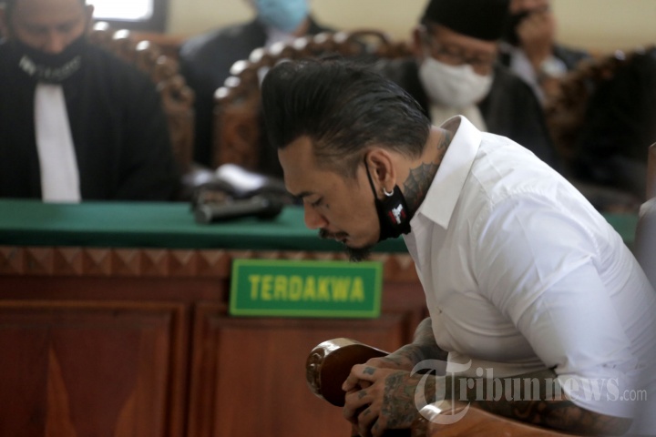 Jerinx Dituntut 3 Tahun Penjara dan Denda Rp 10 Juta