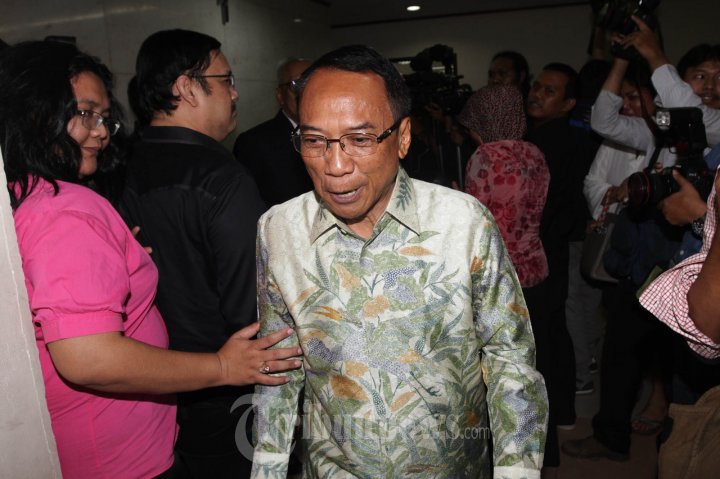 Jero Wacik Jalani Sidang Perdana di Pengadilan Tipikor
