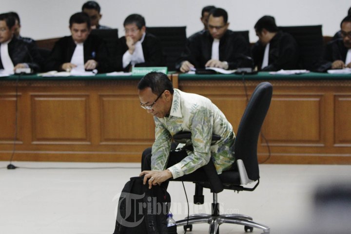 Jero Wacik Jalani Sidang Perdana di Pengadilan Tipikor