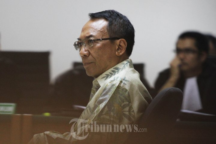 Jero Wacik Jalani Sidang Perdana di Pengadilan Tipikor