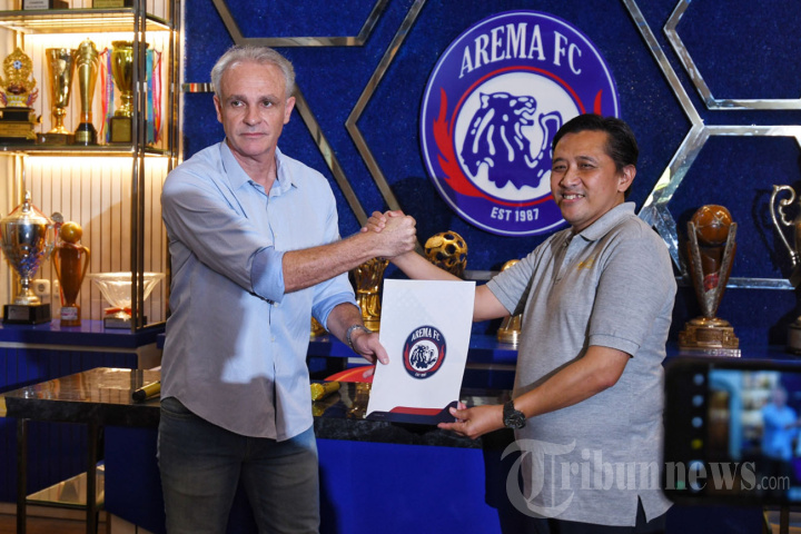 Joel Cornelli Jadi Pelatih Baru Arema FC