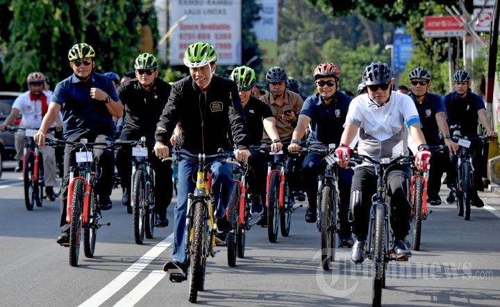 Jokowi Bersepeda di Bogor