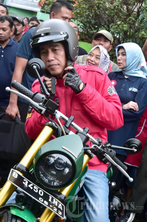 Jokowi Blusukan ke Tangerang Memakai Motor