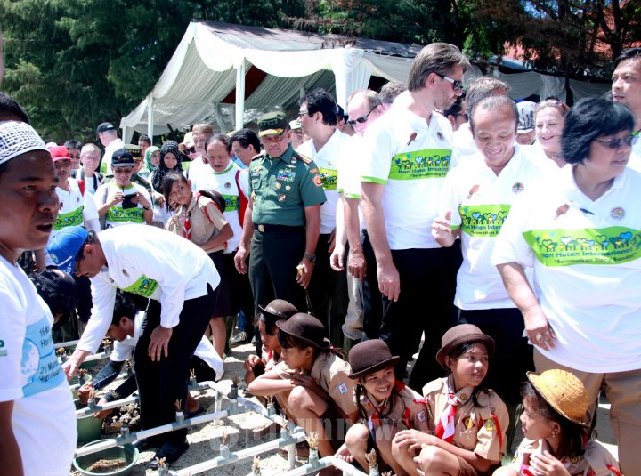Jokowi di Acara Gerakan Nasional Penyelamatan Tumbuhan dan Satwa