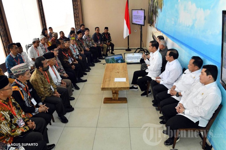 Jokowi Kulonowon Pada Tokoh Adat Terkait Ibu Kota Baru