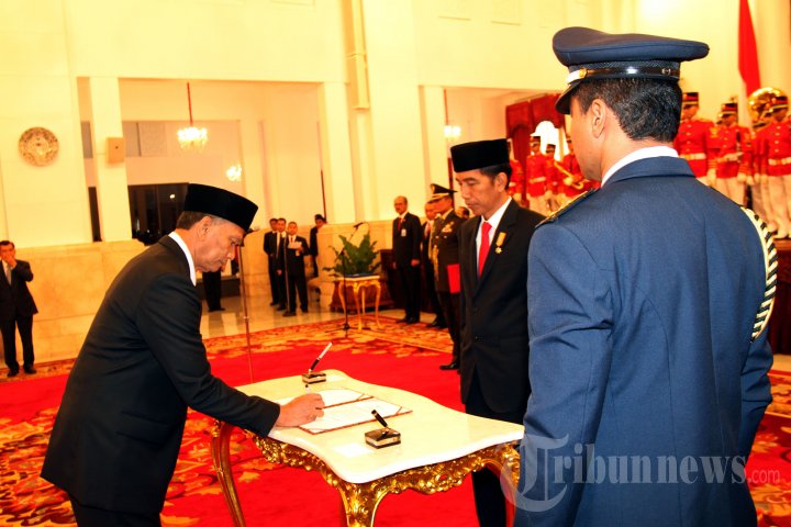 Jokowi Lantik Anggota Komisi Kejaksaan