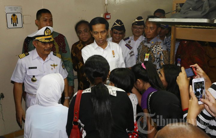 Jokowi Pantau Pelayanan Pelabuhan