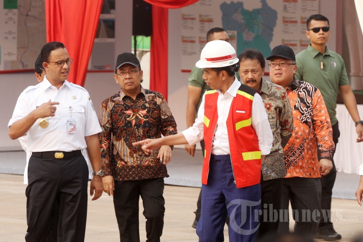 Jokowi Resmikan Tol Desari Seksi I