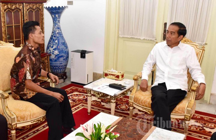 Jokowi Temui Perakit Televisi Asal Karanganyar