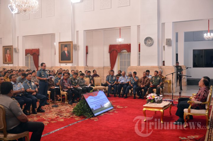 Jokowi Terima Program Pendidikan Reguler dan Singkat Lemhanas