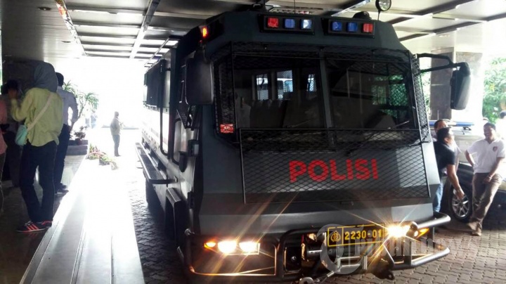 JPU Sidang Ahok Dievakuasi Menggunakan Rantis