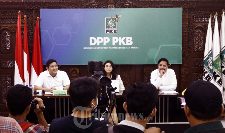 Jubir Muda PKB Konferesi Pers Di DPP PKB