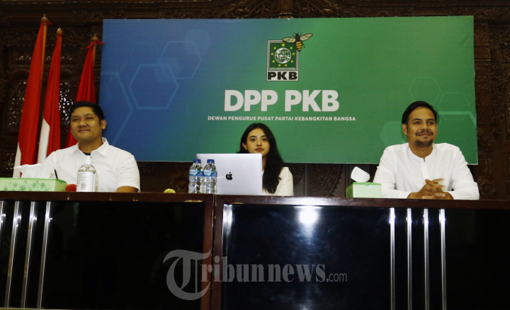 Jubir Muda PKB Konferesi Pers Di DPP PKB