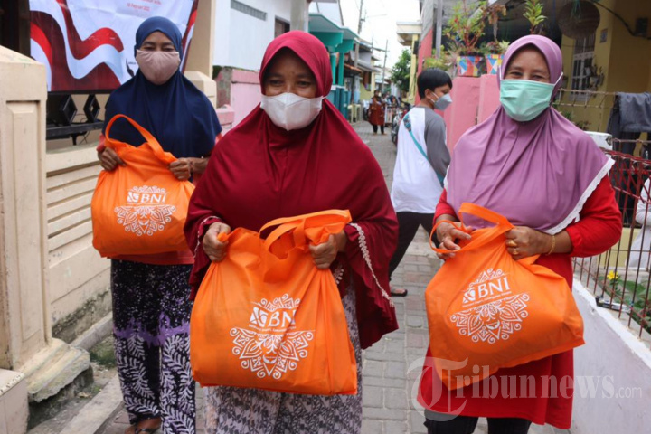 Jurnalis Peduli Bagikan Paket Sembako