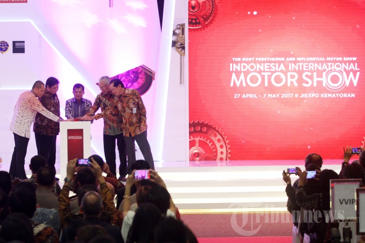 Jusuf Kalla Resmi Buka Pameran IIMS 2017