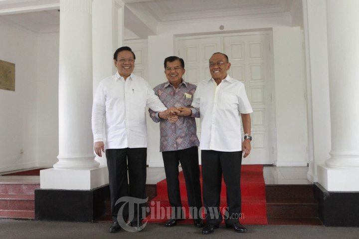Jusuf Kalla Tengahi Agung Laksono dan Aburizal Bakrie di Munaslu