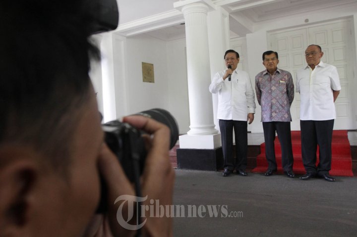 Jusuf Kalla Tengahi Agung Laksono dan Aburizal Bakrie di Munaslu