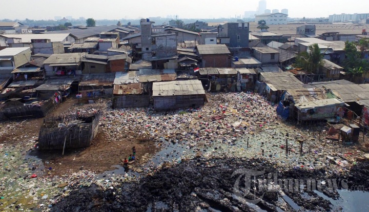 Kampung Bengek Diselimuti Limbah Sampah Rumah Tangga