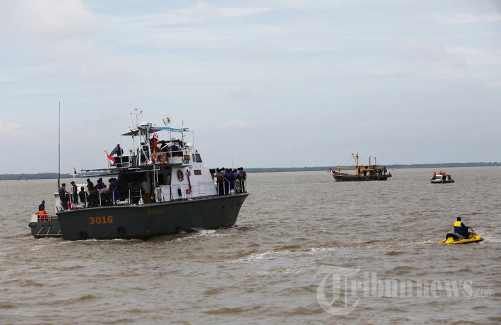 Kapal Nelayan Malaysia Ilegal Ditenggelamkan