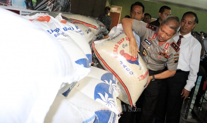 Kapolda Jeteng Melihat Beras Sitaan