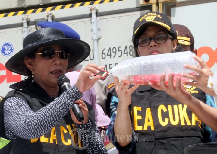 Kapolri Bersama 3 Menteri dan Dirjen Bea Cukai Konpers