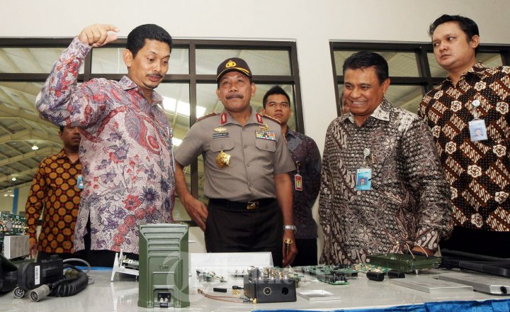 Kapolri Kunjungi Pabrik PT LEN Industri di Bandung