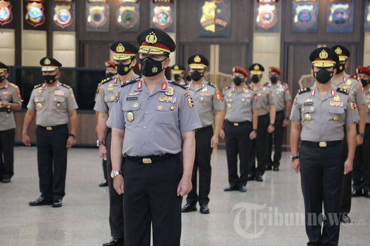 Kapolri Pimpin Sertijab 7 Kapolda di Mabes Polri