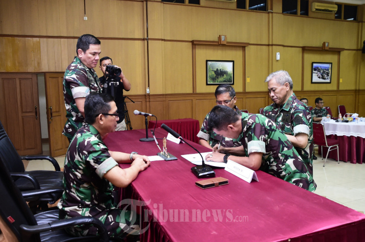 Kapuspen TNI Pimpin Acara Penyerahan Jabatan Wakapuspen TNI
