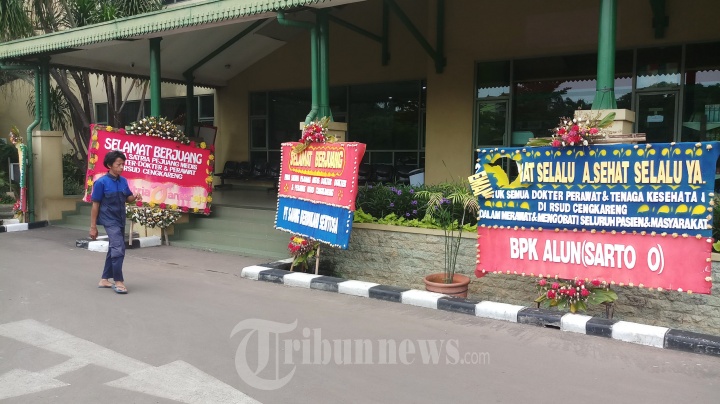 Karangan Bunga Ucapan Terima Kasih di RSUD Cengkareng