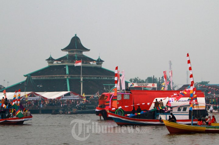 Karnaval Khatulistiwa di Pontianak