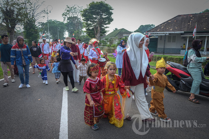 Karnaval Pelajar Sambut HUT ke-79 RI di Palembang