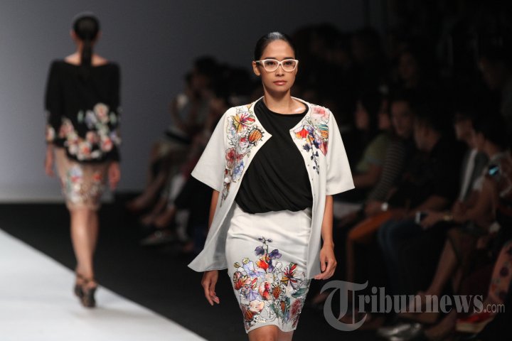 Karya Mel Ahyar 8 Infinite Capsule Collection