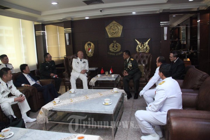 Kasal China terima Bintang Jalasena Utama