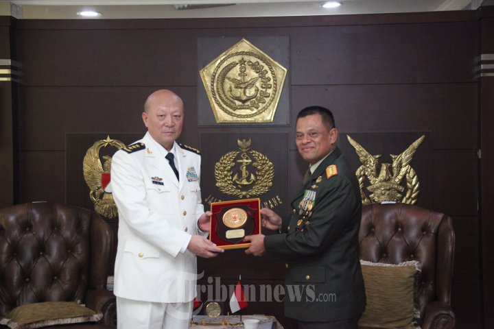 Kasal China terima Bintang Jalasena Utama