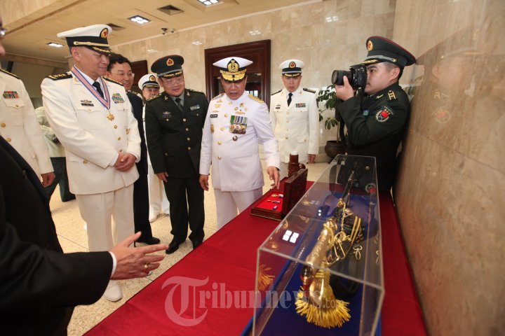 Kasal China terima Bintang Jalasena Utama