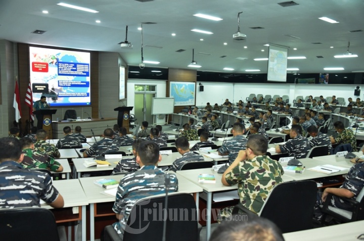Kasum TNI Laksdya Didit Herdiawan Beri Pembekalan Pasis