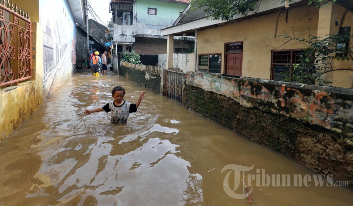 Kawasan Kampung Melayu Terendam Banjir