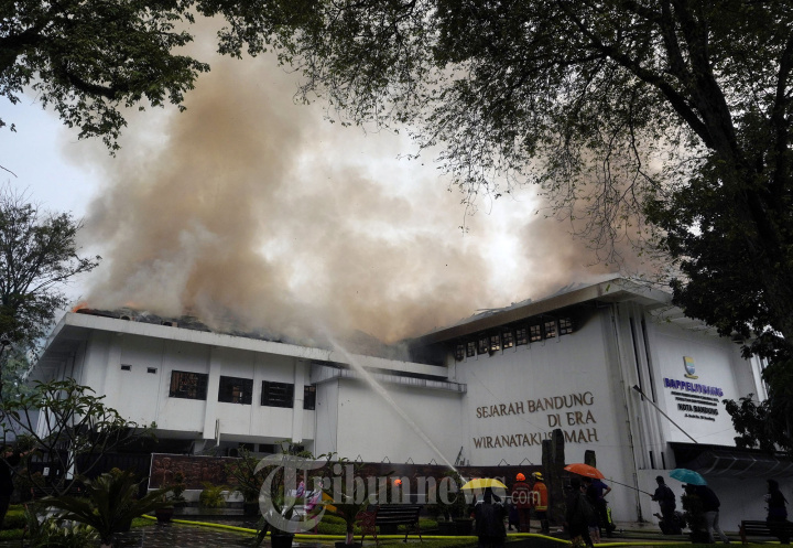 Kebakaran Gedung Bappelitbang Kota Bandung