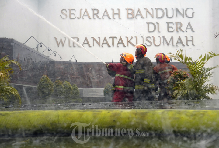 Kebakaran Gedung Bappelitbang Kota Bandung