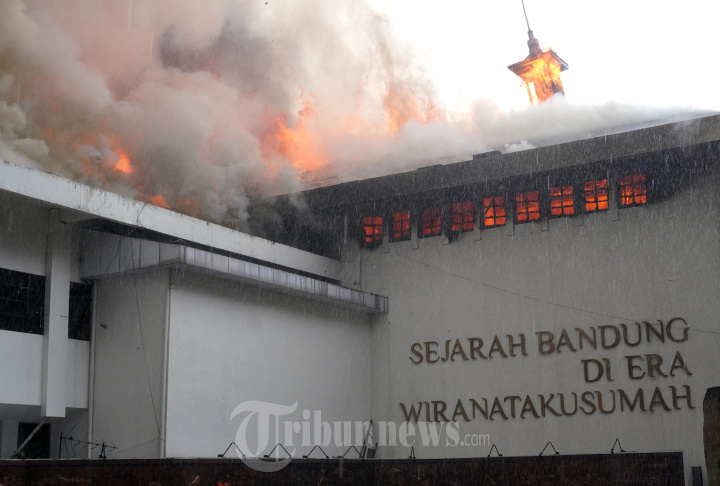 Kebakaran Gedung Bappelitbang Kota Bandung