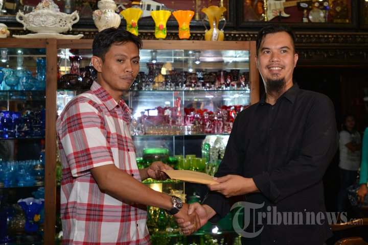 Keluarga Dhani Berikan Santunan pada Korban Kecelakaan AQJ