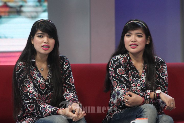 Kembar Siam Yuliana dan Yuliani Hadir di Acara Kompas TV