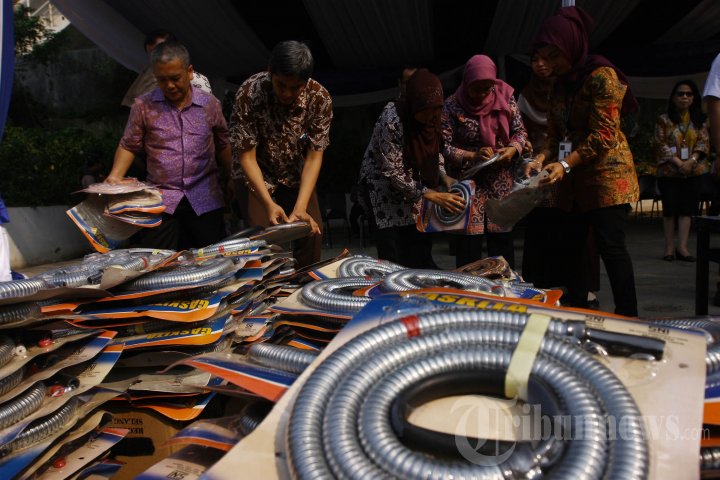 Kemendag Musnahkan Selang Karet LPG