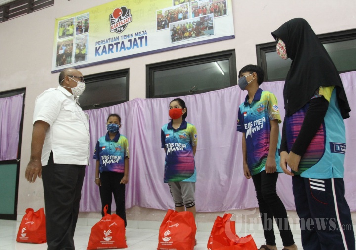 Kemensos Terus Salurkan Bansos Untuk Warga yang Terdampak