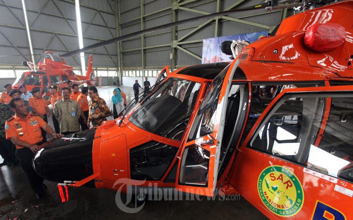 Kepala Basarnas Tinjau Helikopter SAR Basarnas Hanggar Bandung