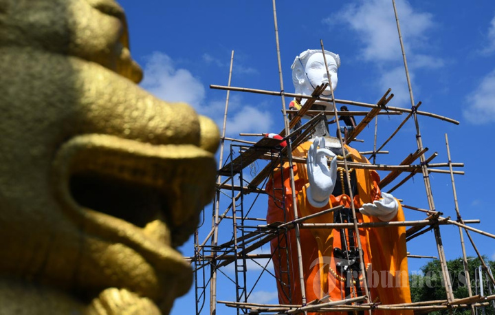 Kepala Patung Dewi Kwan Im Diganti setelah 20 Tahun Berdiri