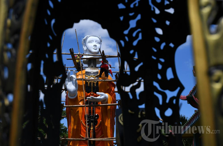 Kepala Patung Dewi Kwan Im Diganti setelah 20 Tahun Berdiri