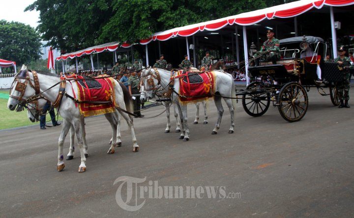 Kereta Kencana Ki Jaga Raksa Pembawa Bendera Pusaka Merah Putih