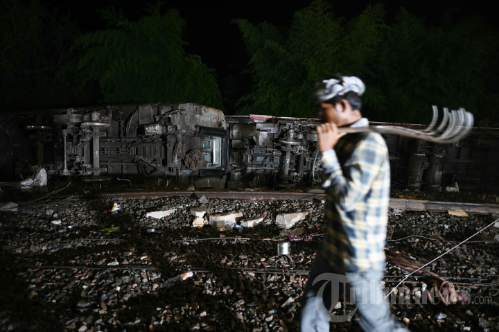 Kereta Tergelincir di India, 2 Tewas Puluhan Terluka